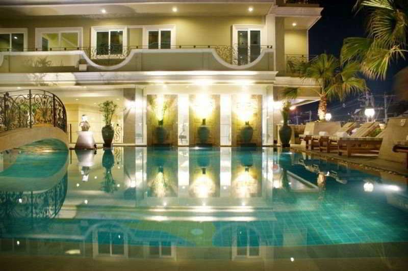 Lk Royal Suite Pattaya Bagian luar foto