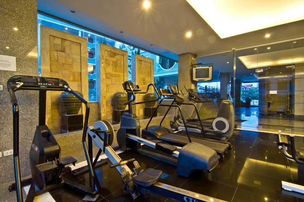 Lk Royal Suite Pattaya Bagian luar foto