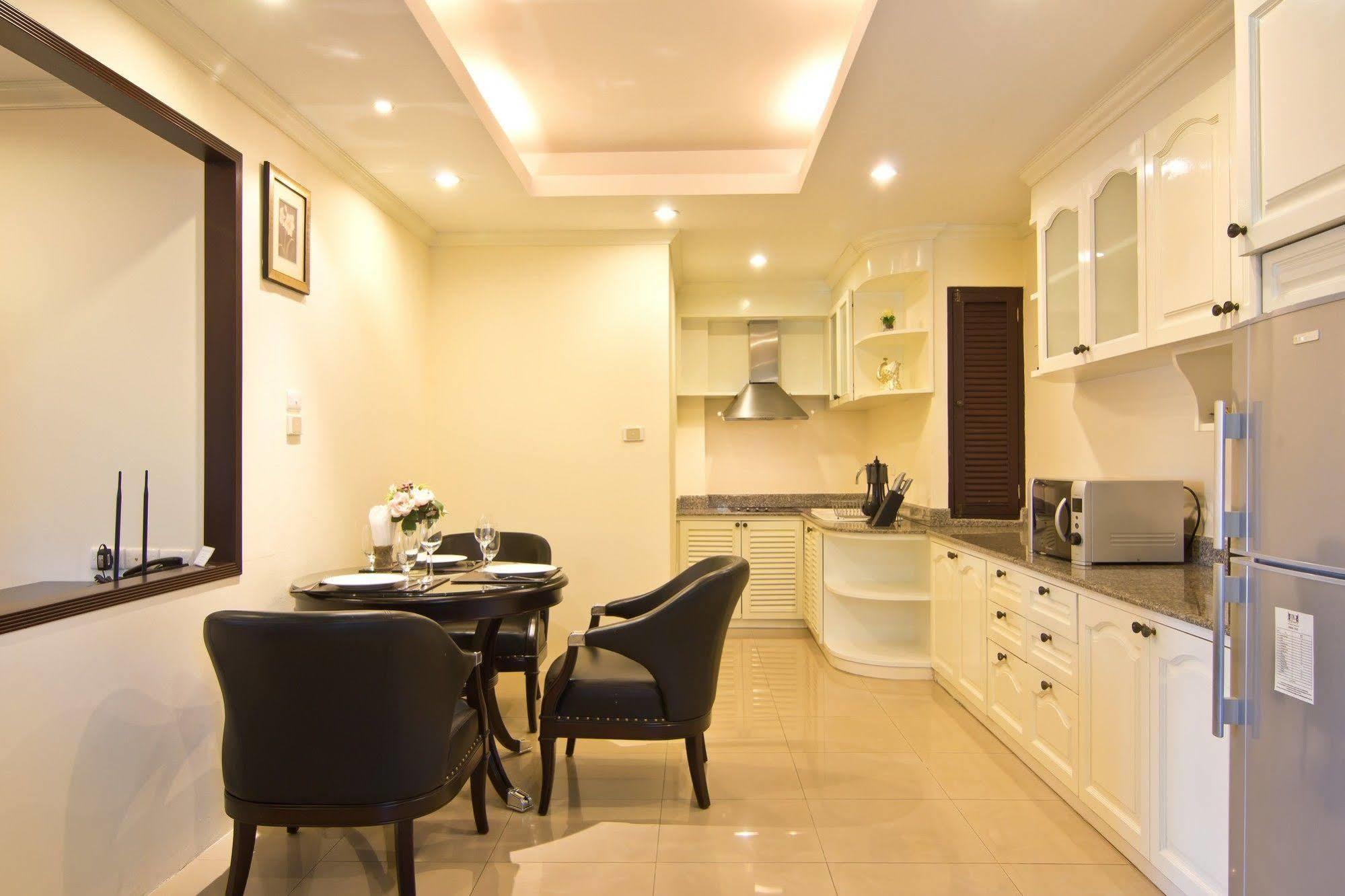 Lk Royal Suite Pattaya Bagian luar foto