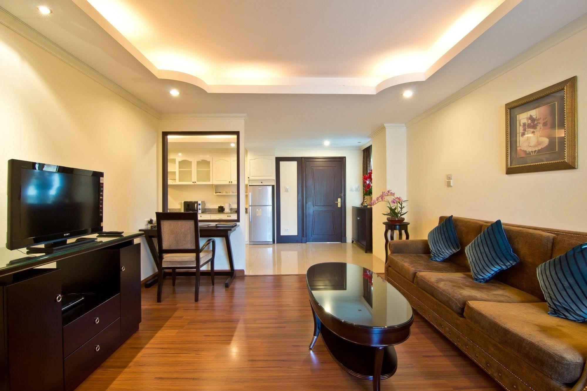 Lk Royal Suite Pattaya Bagian luar foto