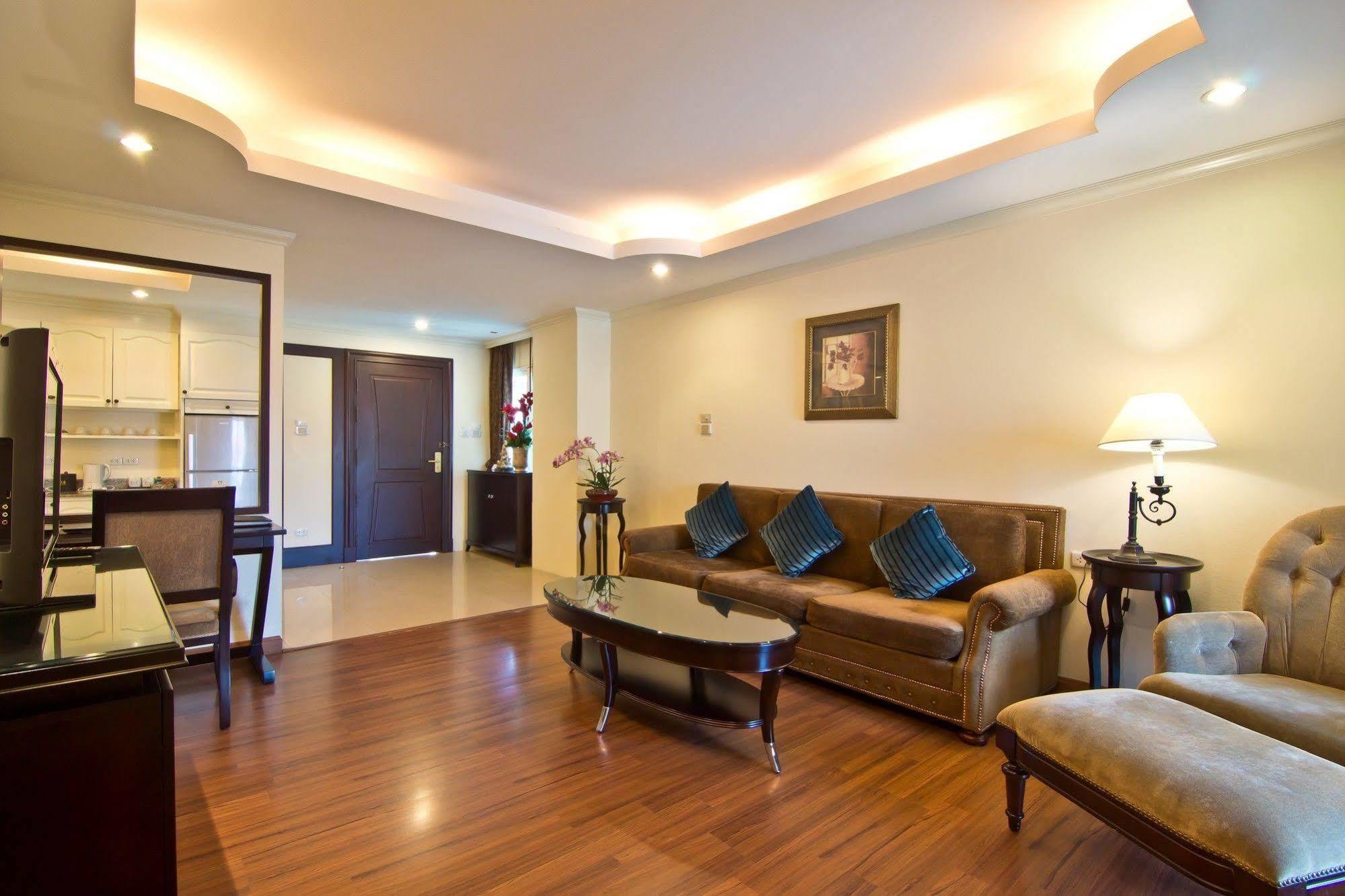 Lk Royal Suite Pattaya Bagian luar foto