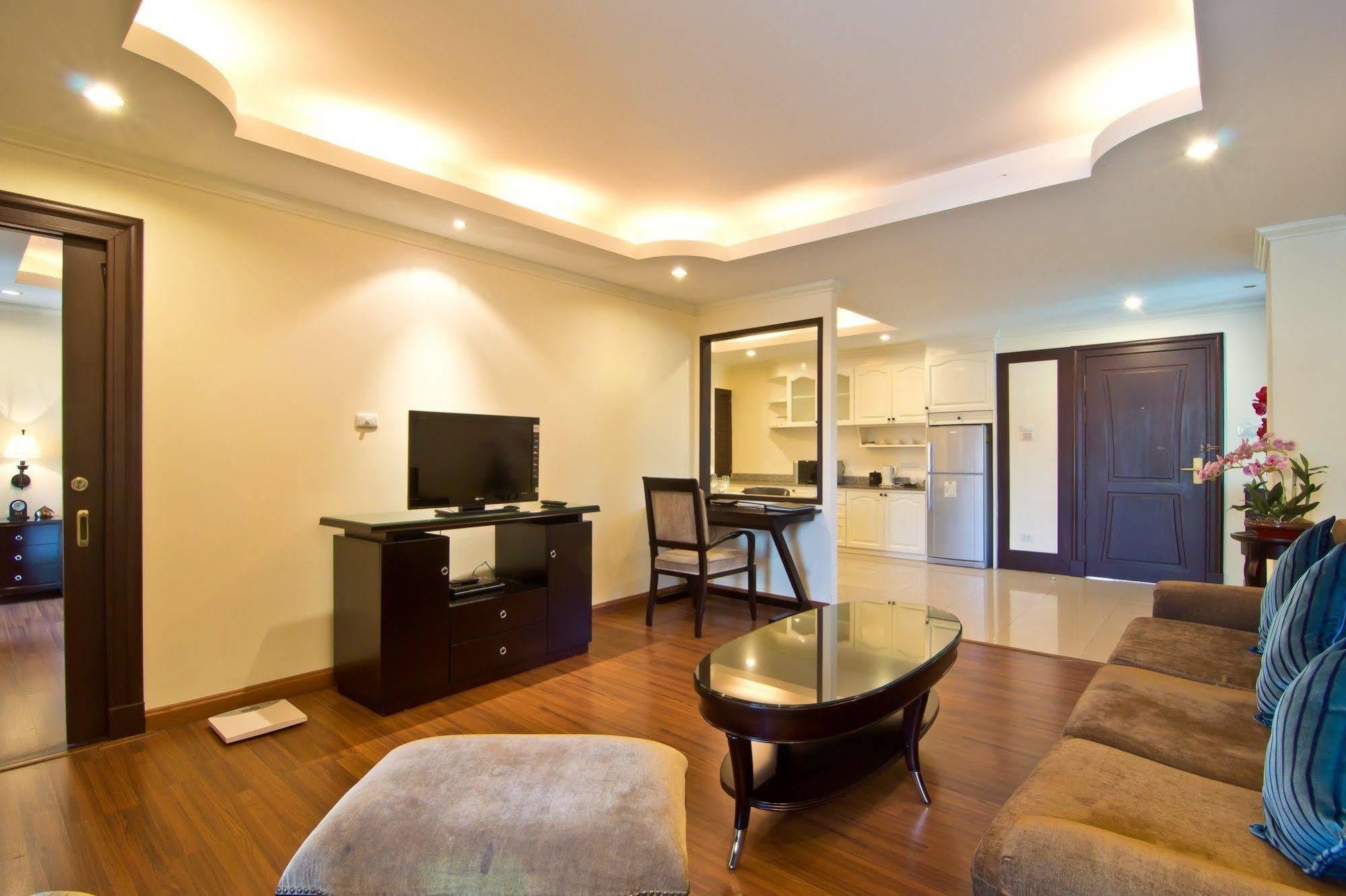 Lk Royal Suite Pattaya Bagian luar foto
