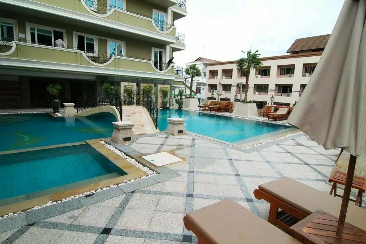 Lk Royal Suite Pattaya Bagian luar foto