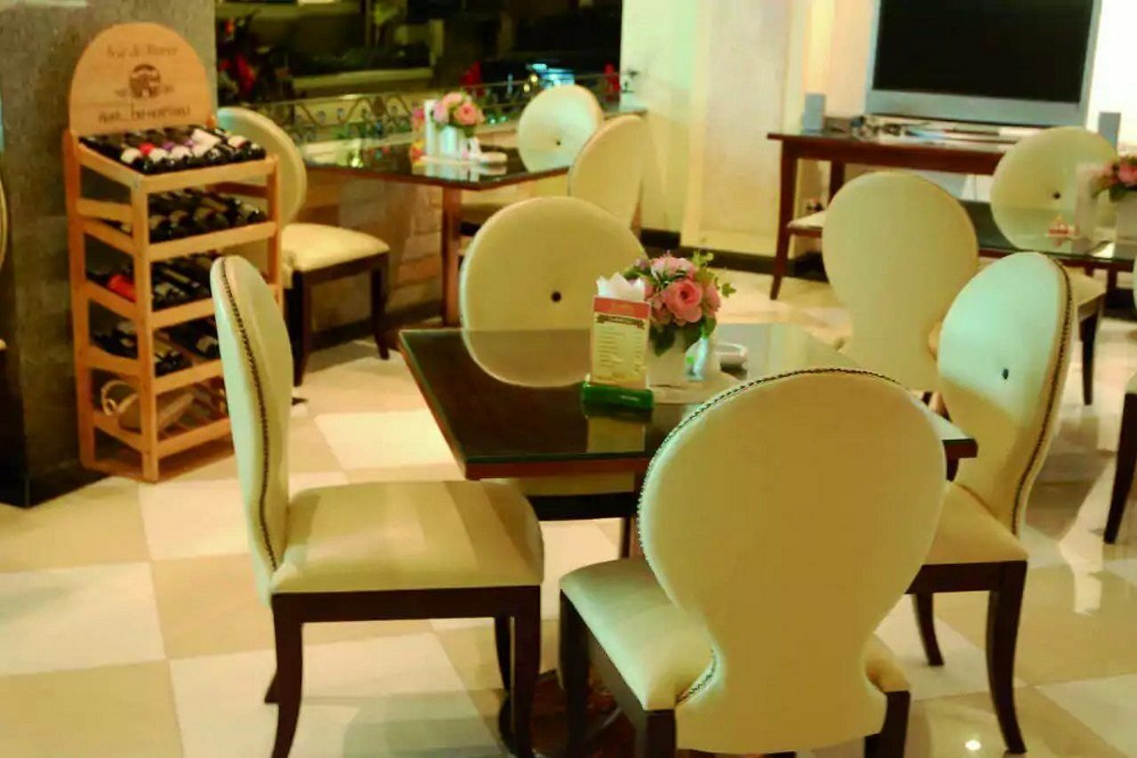 Lk Royal Suite Pattaya Bagian luar foto